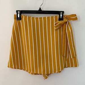 Charlotte Russe Womens Size Medium Yellow Gold Stripe Flap Skort Tie Waist Y2K